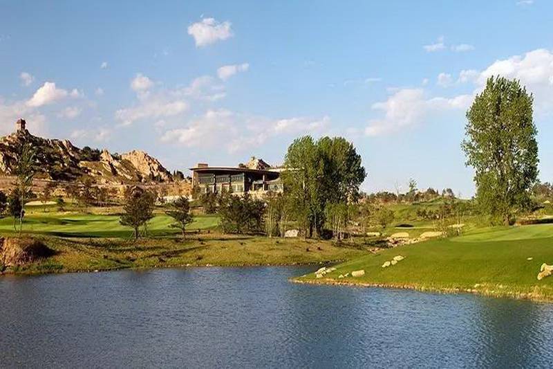 北戴河松石高尔夫俱乐部（Pine Rock Golf Club）球会球场预定