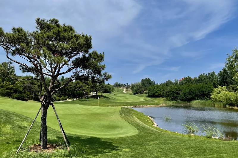 北戴河松石高尔夫俱乐部（Pine Rock Golf Club）球会球场预定