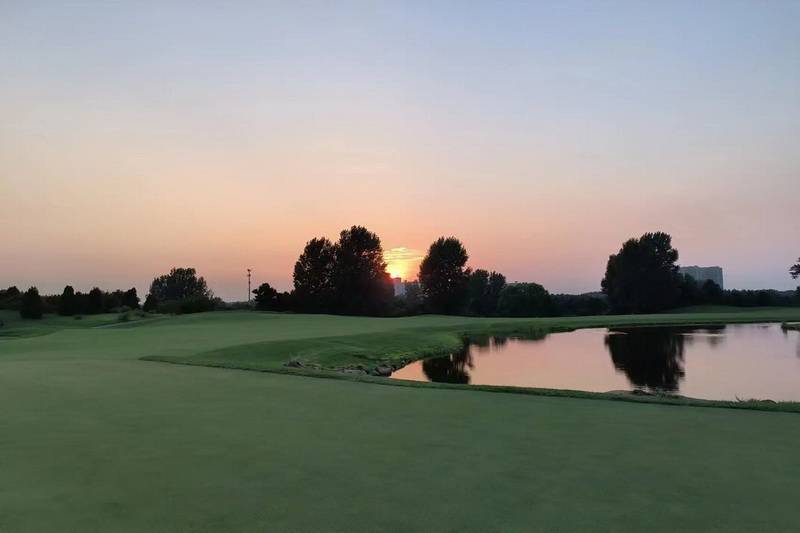 北戴河松石高尔夫俱乐部（Pine Rock Golf Club）球会球场预定