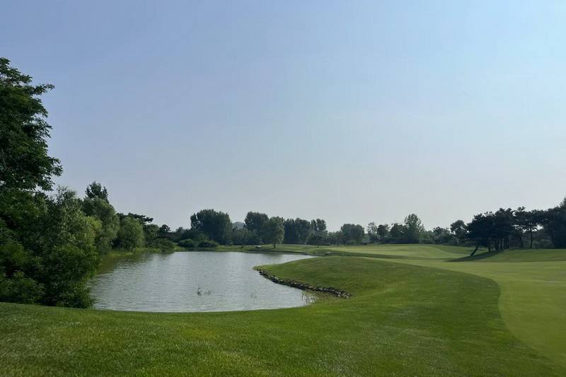 北戴河松石高尔夫俱乐部（Pine Rock Golf Club）球会球场预定