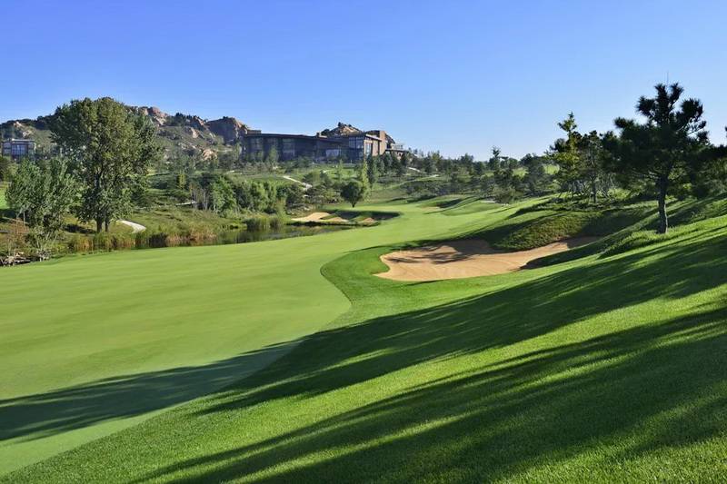 北戴河松石高尔夫俱乐部（Pine Rock Golf Club）球会球场预定