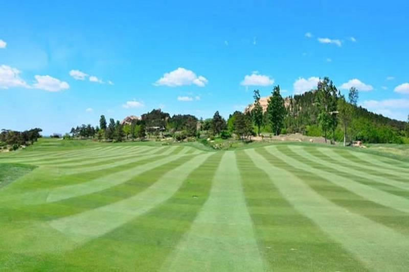 北戴河松石高尔夫俱乐部（Pine Rock Golf Club）球会球场预定