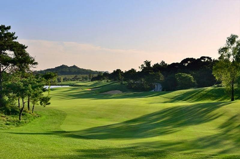 北戴河松石高尔夫俱乐部（Pine Rock Golf Club）球会球场预定
