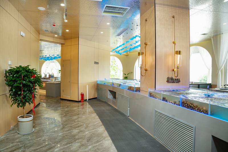 南戴河晟岷海景假日酒店（原日月湖酒店）