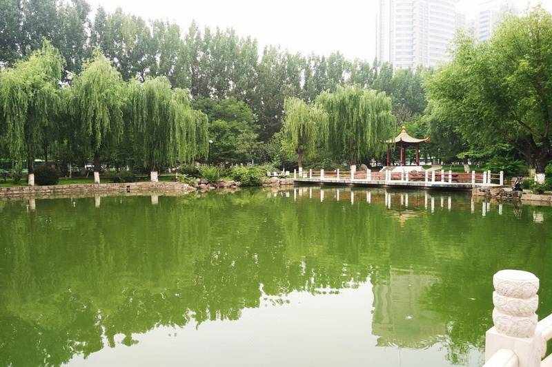 秦皇岛大酒店(秦皇岛火车站店)电话18633570222